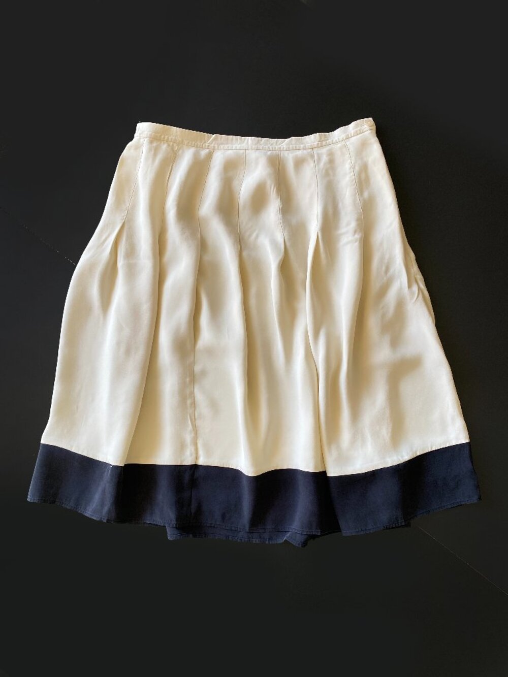 Vintage Madison Gray 100% Silk Skirt Size 16 Ivory Black Pleated Flare